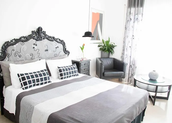 ゲストハウス Gallery ローマ